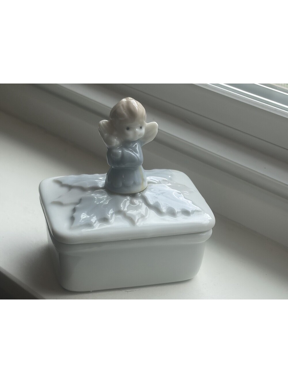 Vintage Takahashi Japan Porcelain Angel  Topper Trinket BOX, EUC